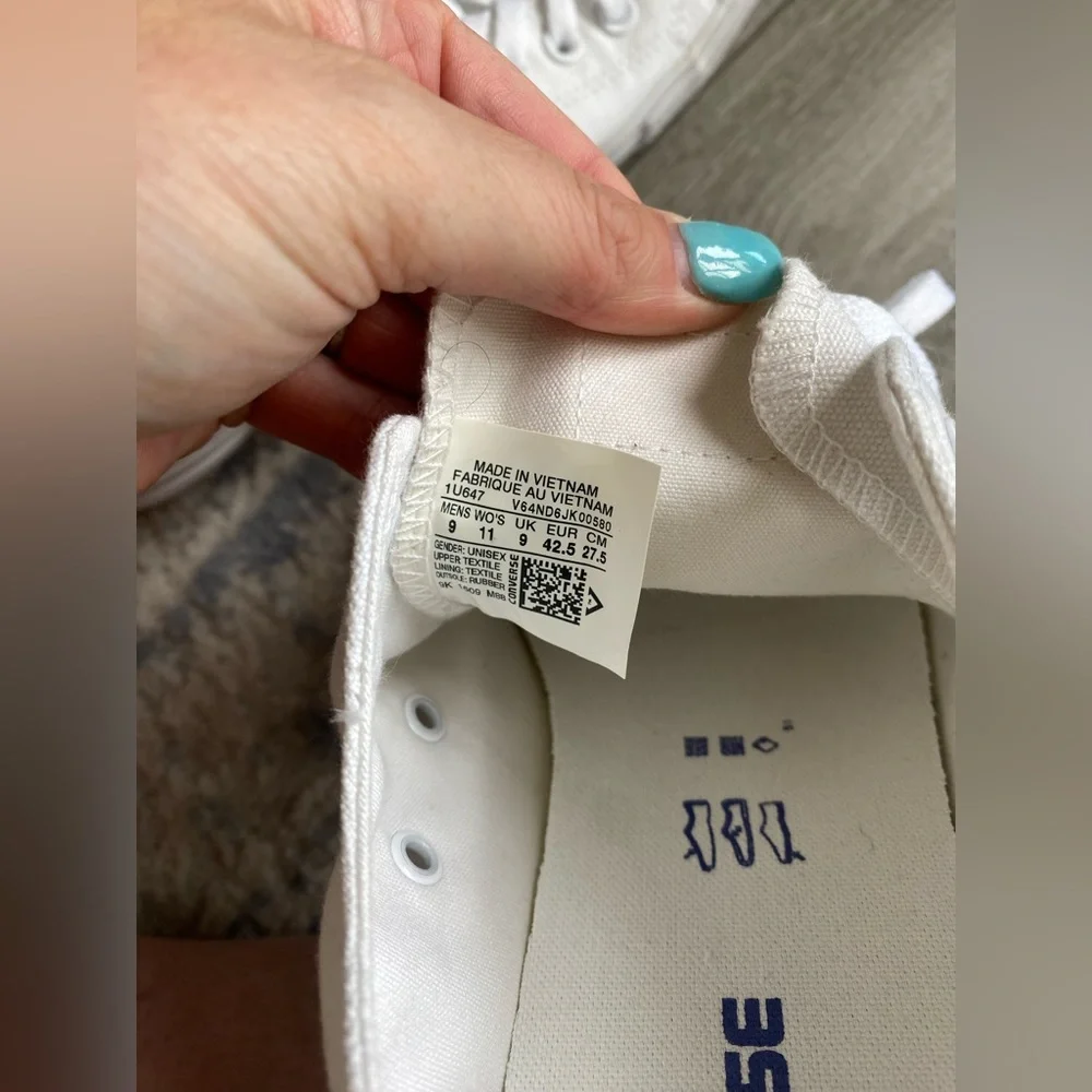 Converse White Low Top Canvas Sneakers - Picture 2 of 4